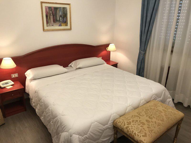 00E179A9569D8C1E3958869631C796C6