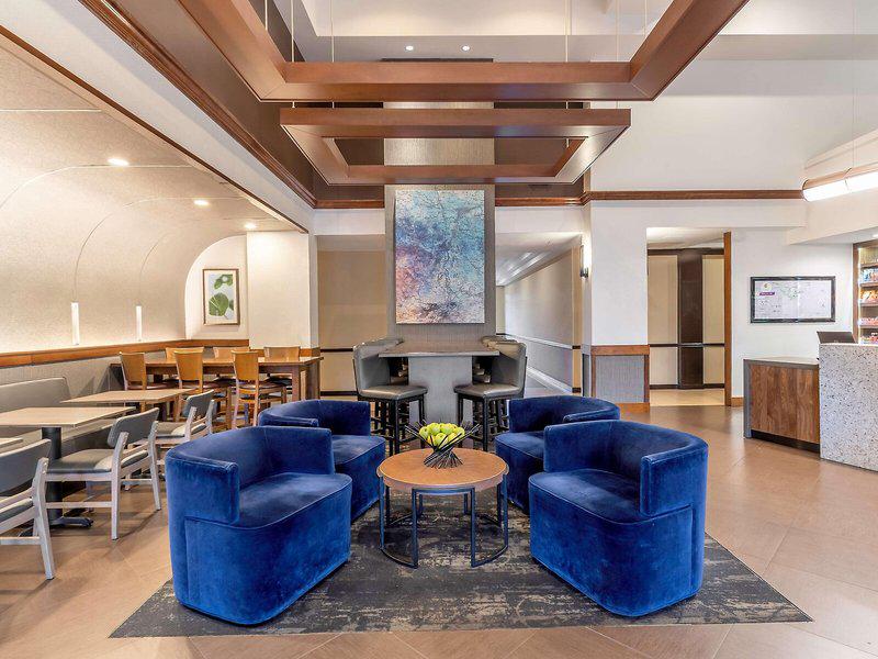 8D8B2A2A9C41B987E9A0783E8D6C1780