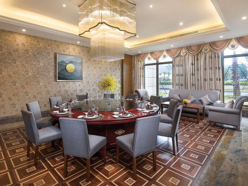 C162374378873081D64B9A87DEC38269