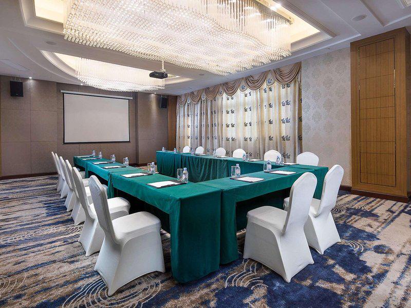 B60B1C6B032DEF8A8CDED736AF47638C