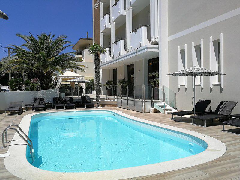 D4486E38AA62D03177D4C87ABB110946