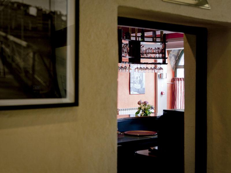 D0301A469227E1518842B25229303466