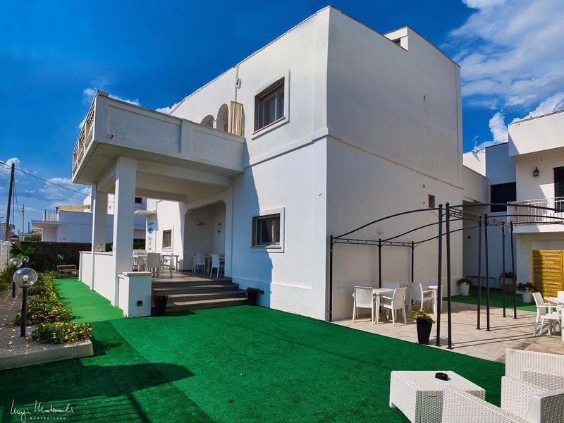 7FD3F232C4EAEE011C4E09D8647ADC76