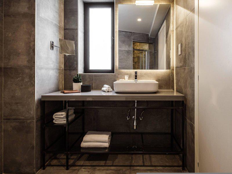 B81592CB988FF7B85376279B4FFAD697