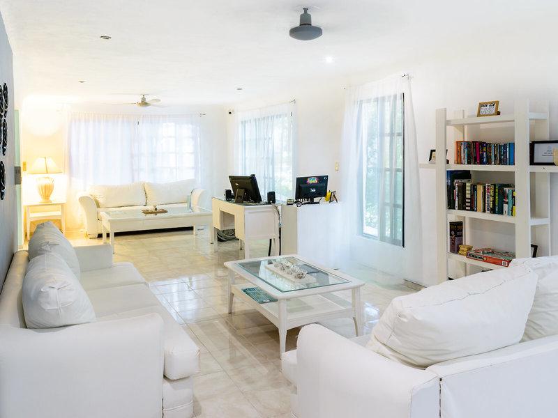 B02D1C63773D2B73082300B9B64BB4E7