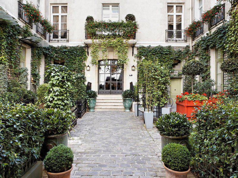 B5AF91E30E95C4AEC297685B9EFB61FF