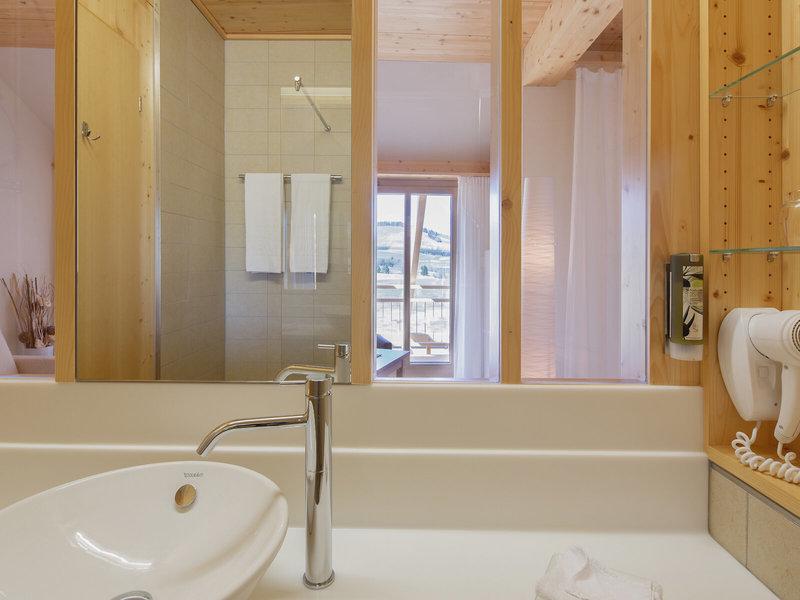 C9C9635CAA21B44B33100D57522BD2CF