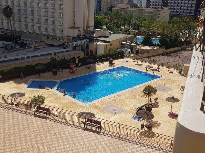 8AFA0C17B18634DC7155523C25ABF406