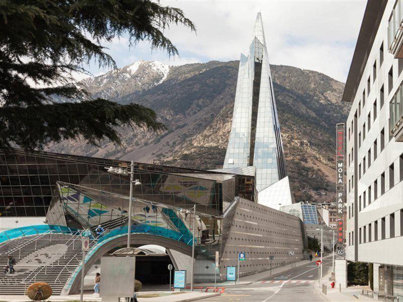 CF65C2D668BCBE46F00FC0D596F19EE4