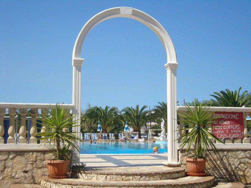 5BF241BB1439F30E68B0228557431AB8