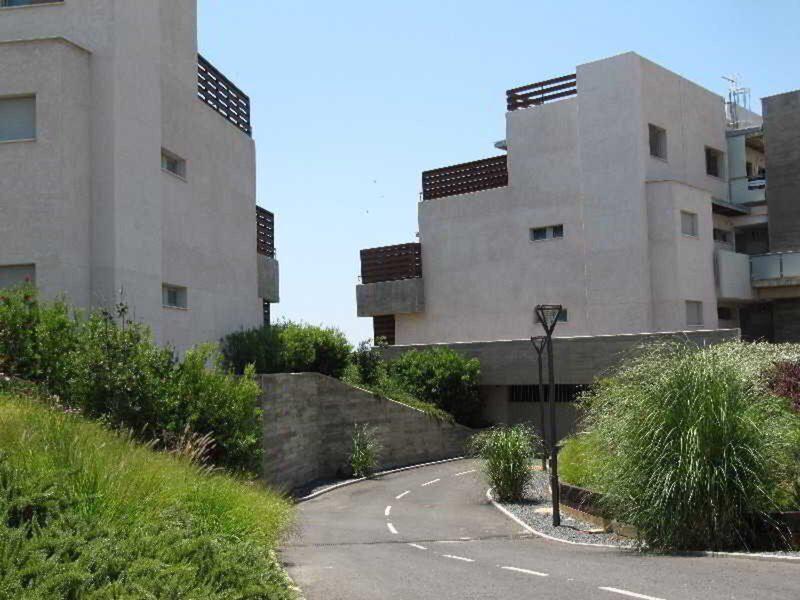 F9D0F5D22B81D59A71363F00430B14E7