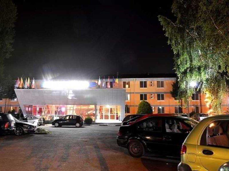 9DA537DF7E243CC955935003FD893C7F