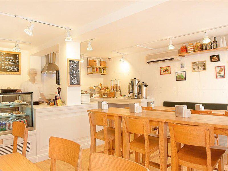 D025735F44166D58A5D774C0C4A5F7DC