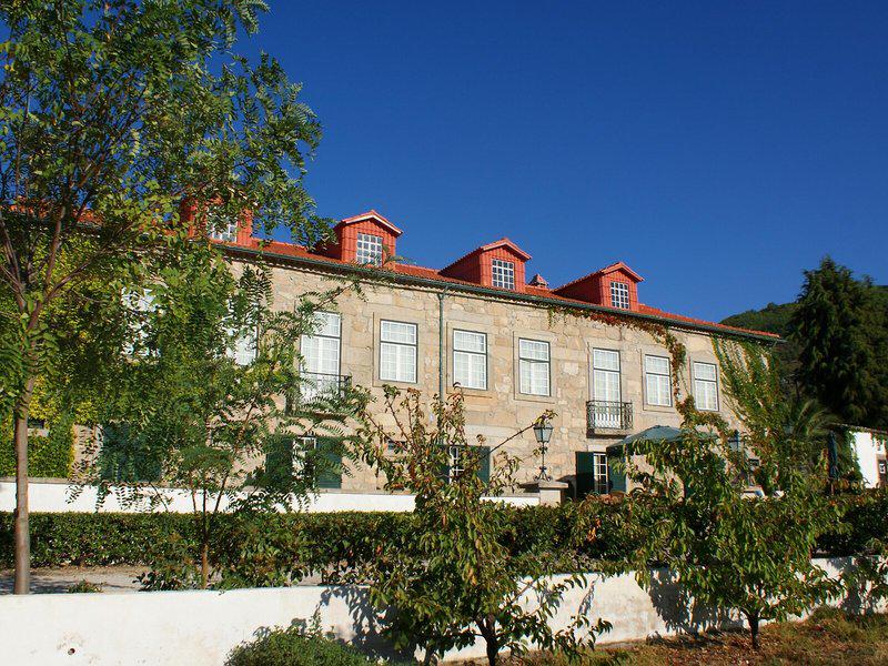 7C4CB4249EE18456E4554FA44FC84B3F