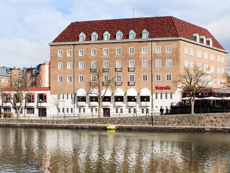 CFD468D31DF7A1315FEA3E99EE85C578