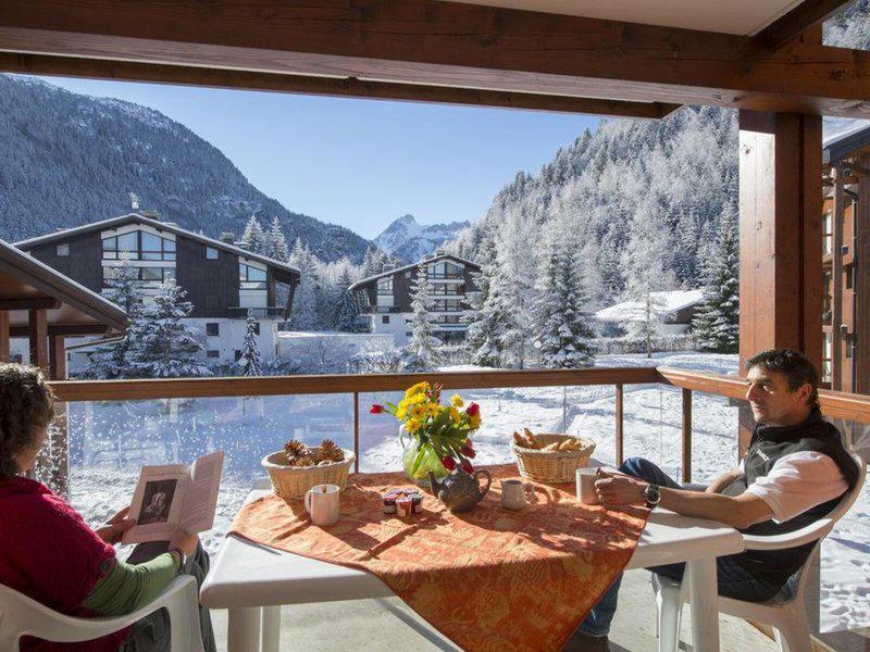 98ED1AF0D06D8F9C1C0989BB9063277D