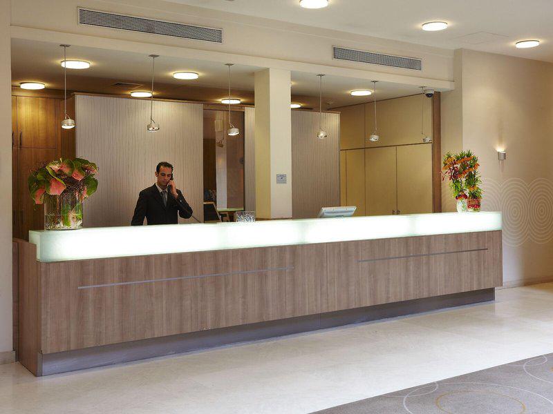 D70590A111CE6C3467F95F8261F23D2A