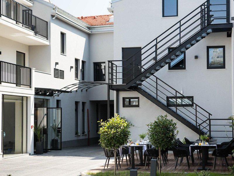 803F6B5E7BF5D0CC662EEE1C52BD5A29