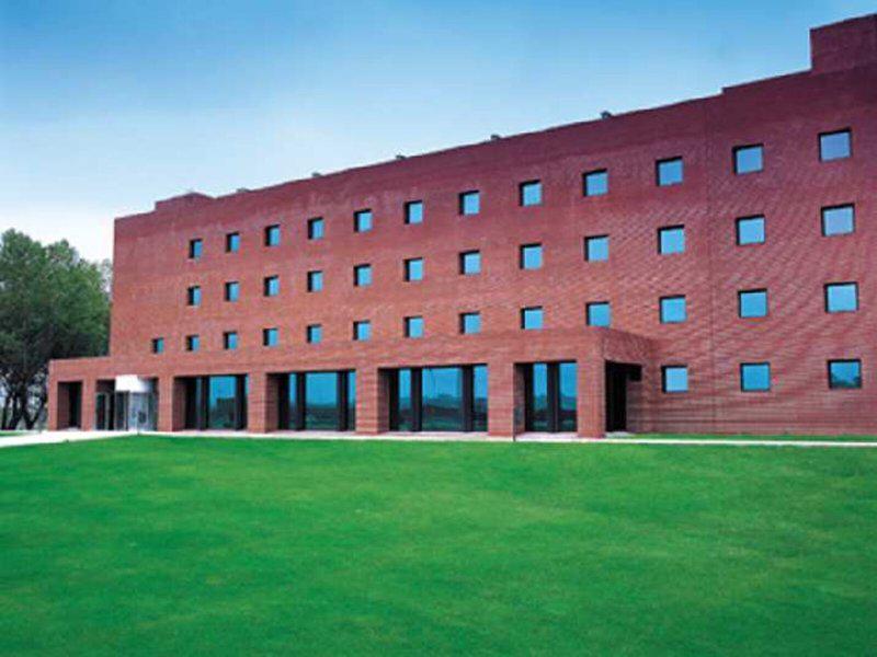 B7C20F0E386B8633E603385A80FE33A2