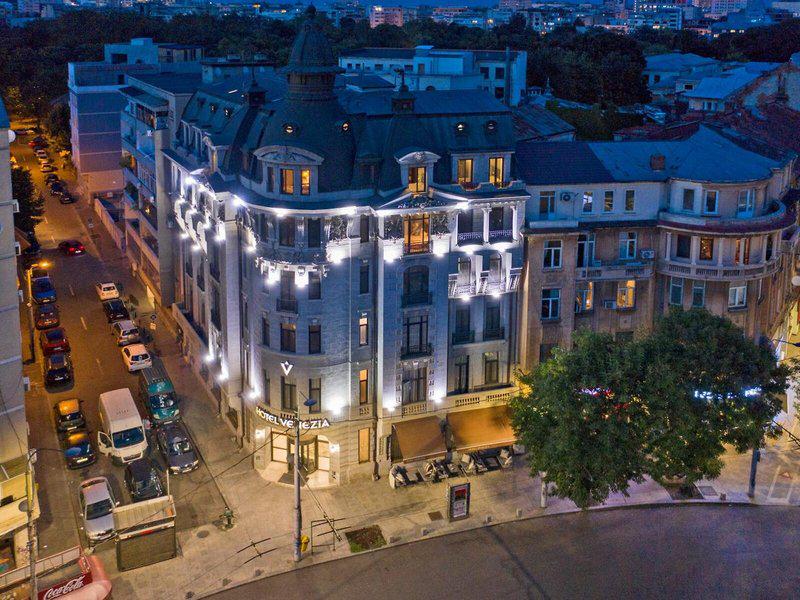 1F0C2641145775BC8E38D6C808B3200E