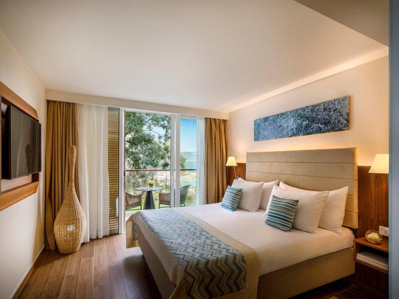 FCDE16D0F711E634D1D789EAEC1CD8CD