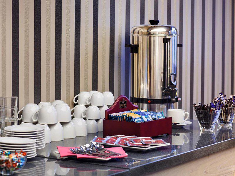 087988D6A12930F4FBDE266B64F693B9