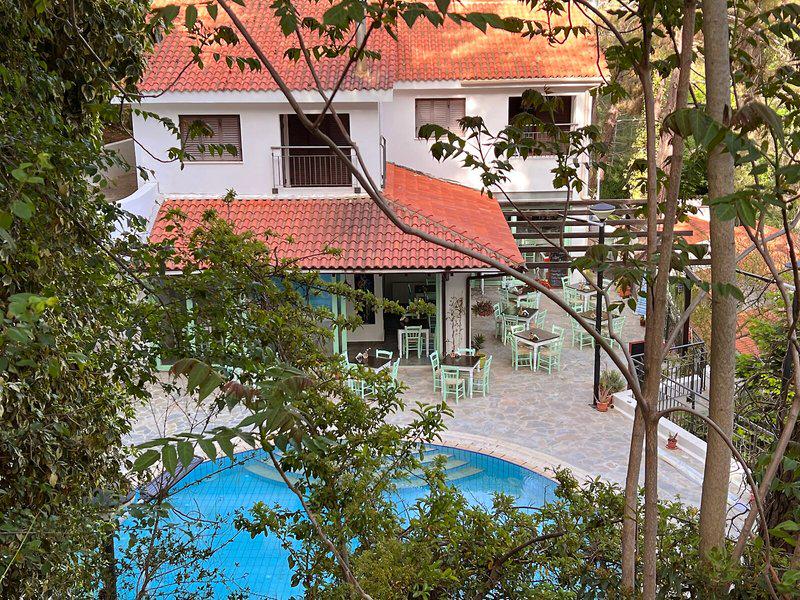 F9AF2ECFB3AA8BD26EA4E74E34375506