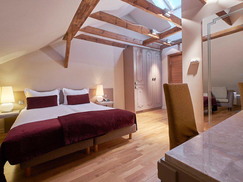 9AA9D200BB7F7A203E21BCDD23D3AE46