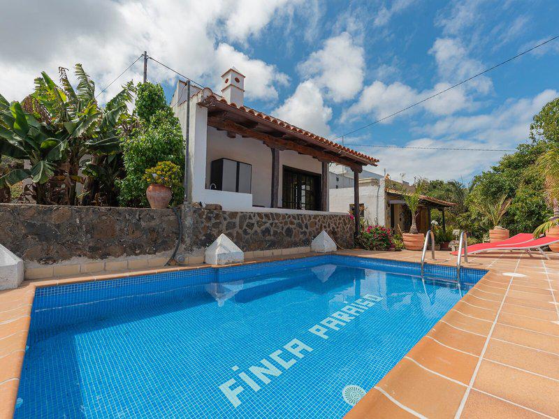 BDB00EF0A7A97F5E65504C744D32F379