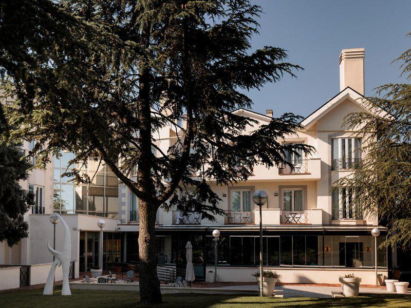 64861859EE975419E2F75E6256B7E5AE