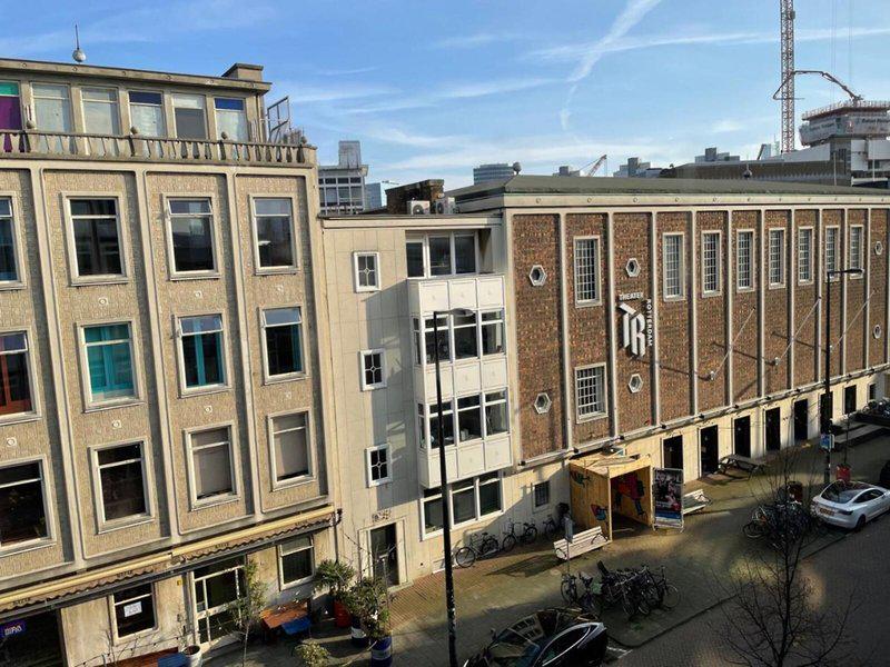 FB8250E5C2C6C4A3B8405C6A6E8BC9E4