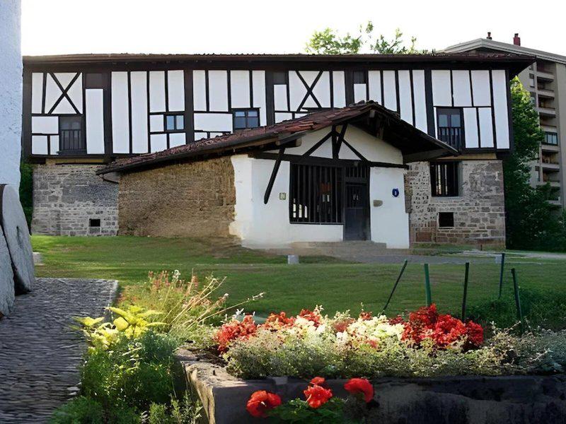 DF2ADC2EFC24776119C59FD46C3FD31D