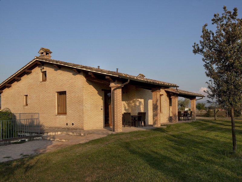 7CCBAE03F45F8193579CF2BB21B3C058