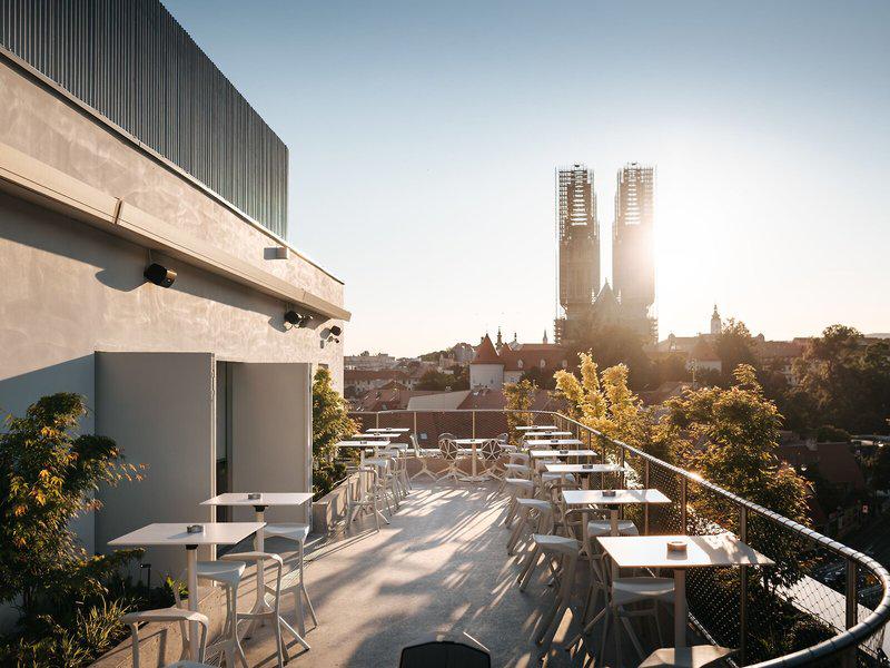 214804AFBB95F74AF488B4C223DAFF6B