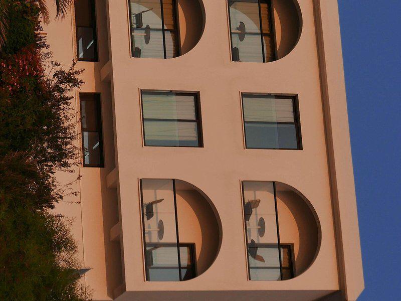 5AE05198191BB91F5F60E8D9CEB8F170