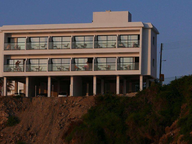 1C1532822A0E456BC098DA07FFEF1CB2