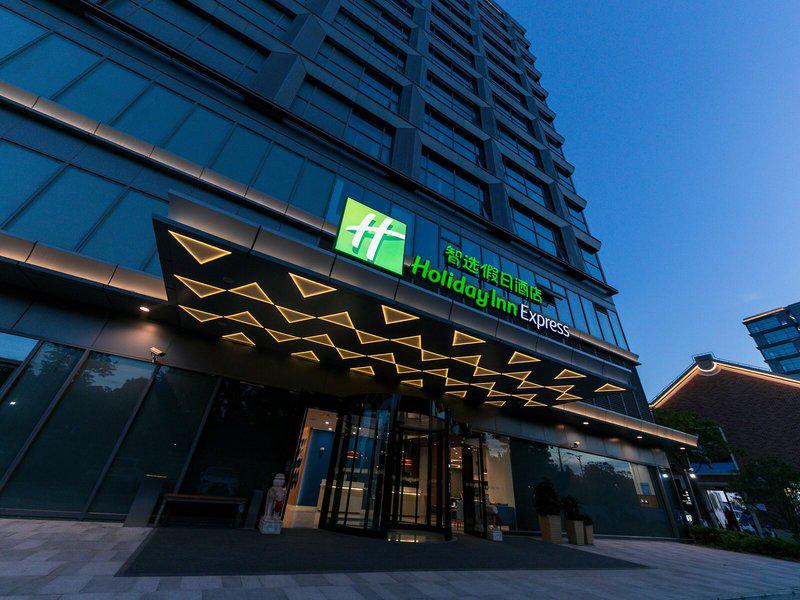 D11CBDAF7FC3D8E3E49E2C410C365729