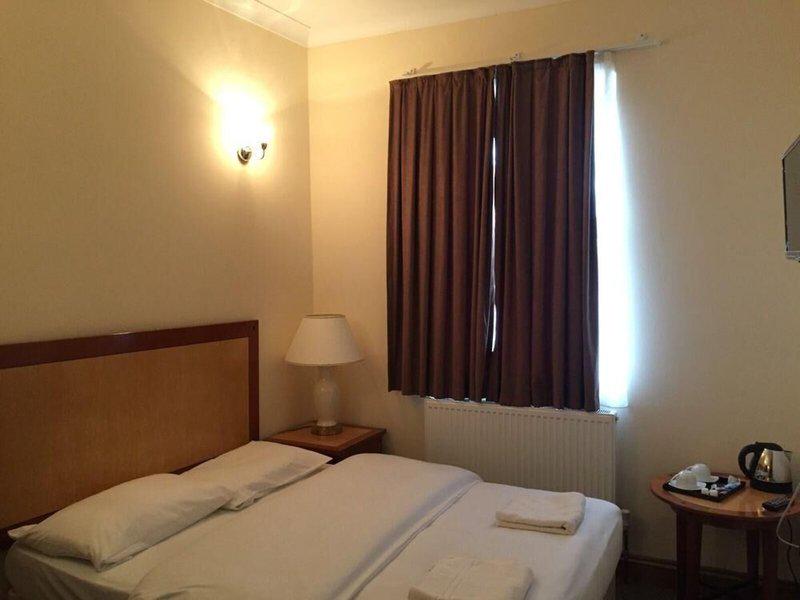 9C4AF7485E53011C5FD82786FF9E6D9A