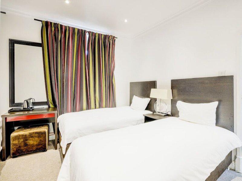 EB21391D68488D99A50080A8CAE56D9F