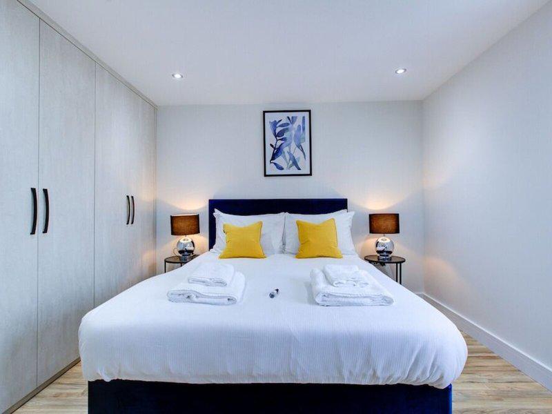 978DEB26DC7A5682EBDC41244FD9E810