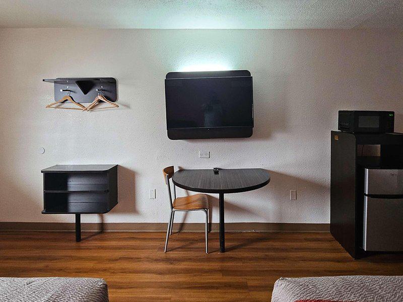 F6B5D6A6E967E33DD0570C7893A9B070