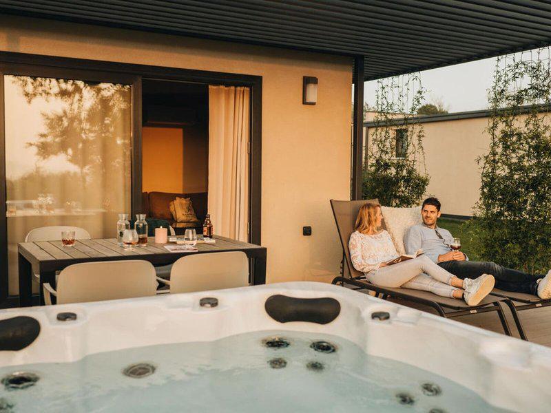 2AF7F31B88B4E8A39A239F07BEDBDC2D