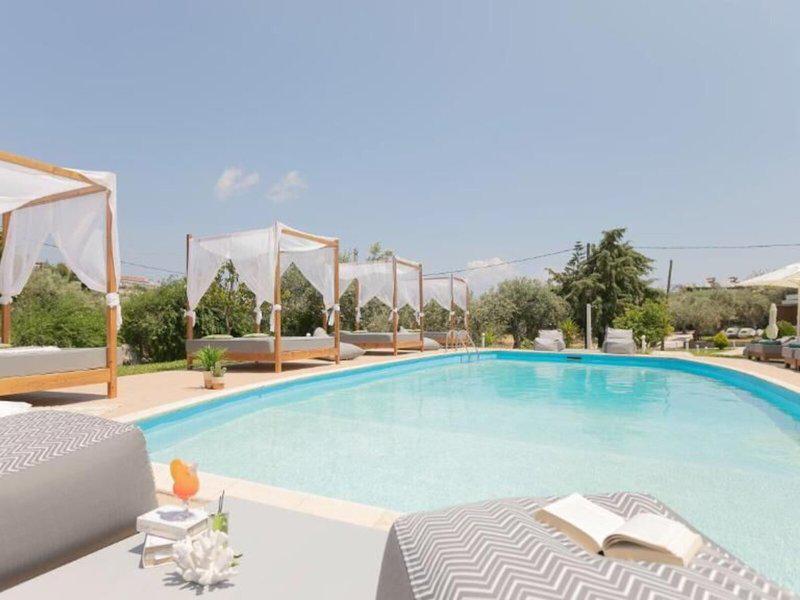 EF81BD44B4837F0647DC05598E4285FC