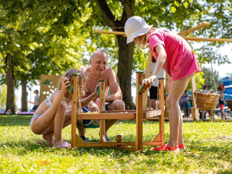 983B74B0F5747A5D78A354E5CA6DBAA1