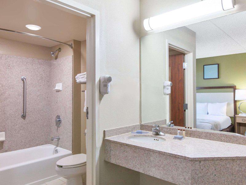 39805682E200428E1B18114EC08183B6