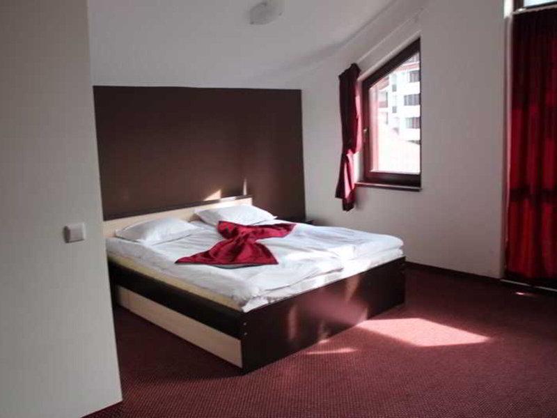 C3CD7F8557B1956E26CBCEE40295DEB9