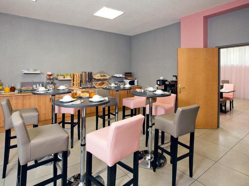 5624F8F406348AAA363C88078A9DD526