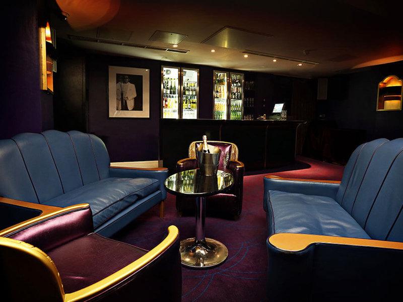 F784A0FE61F76722E1D074D30D0C7886