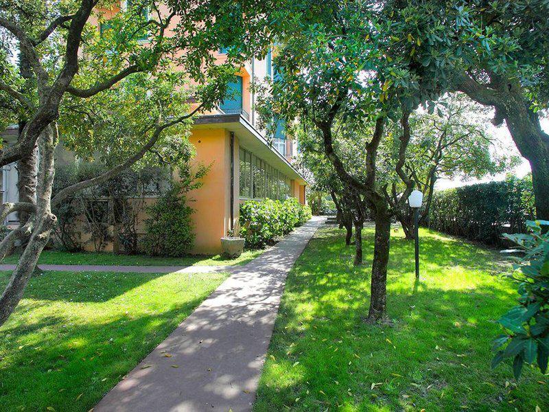 40D9BAB102C5015AE905B6F9BBFB3A81