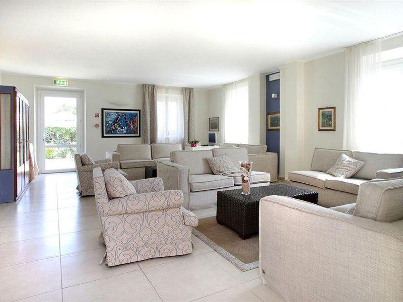 4381C39EADF9E1427C1D8145D8820D02